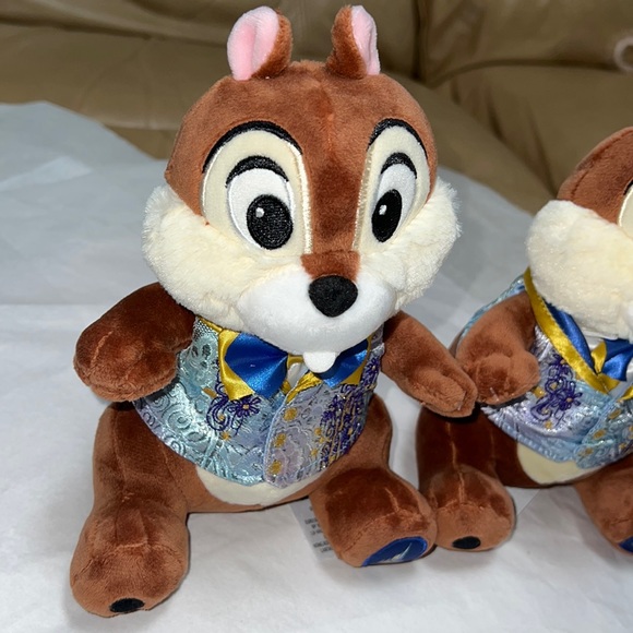 WALT DISNEY WORLD 50TH ANNIVERSARY CHIP AND DALE PLUSH - Picture 4 of 12